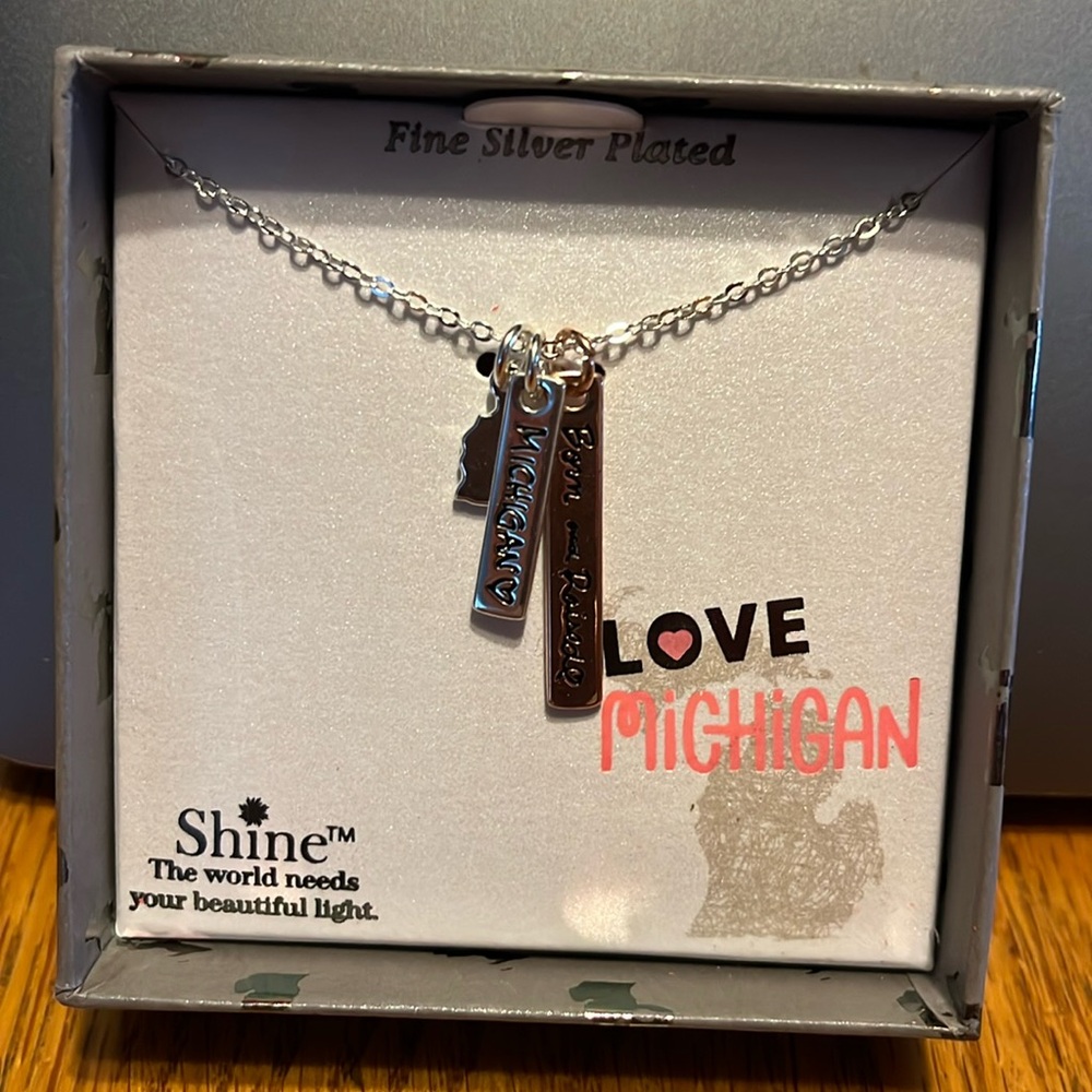 NWT 18” Charm necklace